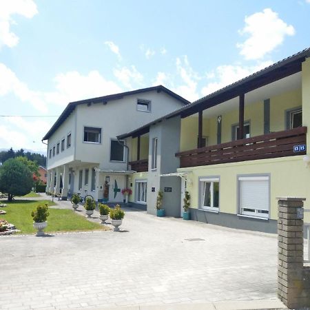 Alpenblick - Modernes Apartment In Ruhelage Філлах Екстер'єр фото