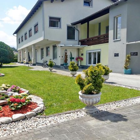 Alpenblick - Modernes Apartment In Ruhelage Філлах Екстер'єр фото