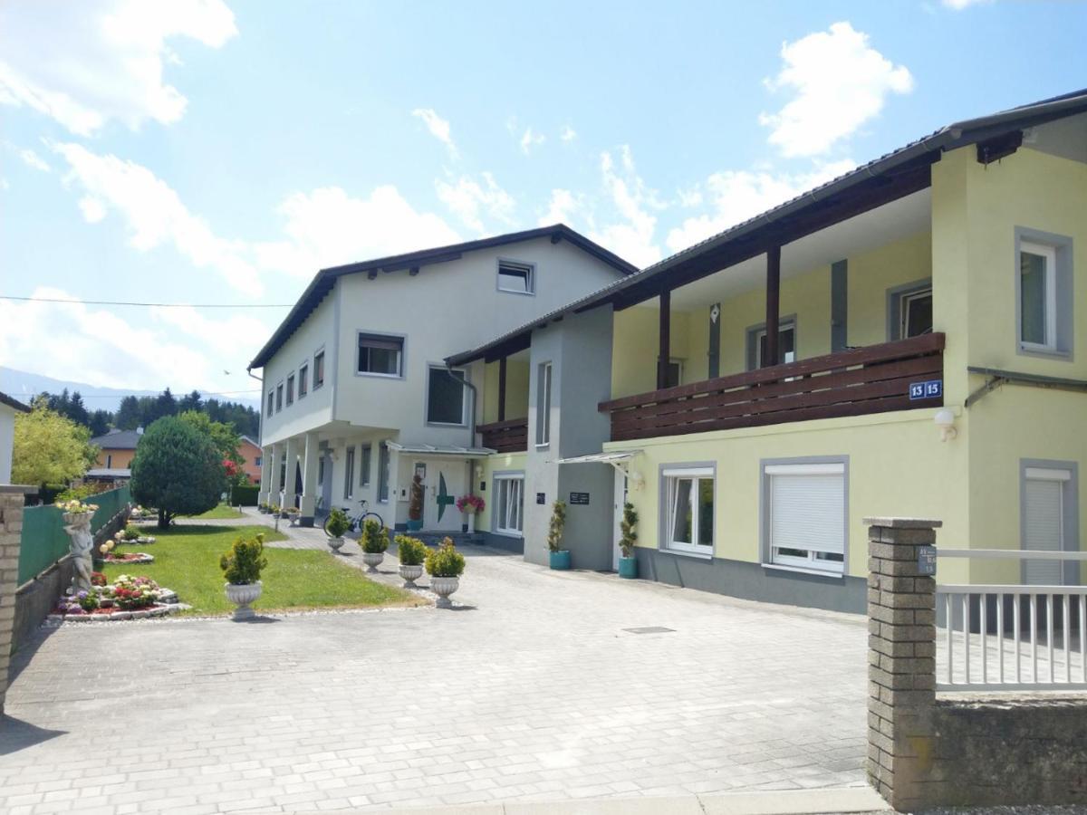 Alpenblick - Modernes Apartment In Ruhelage Філлах Екстер'єр фото